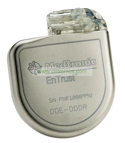 Medtronic Entrust的可植入式心律轉複-除顫器(ICD)是一種植入人體胸部的秒表大小設備，可以連續監視心髒，當檢測到異常心律時提供適當的治療措施。