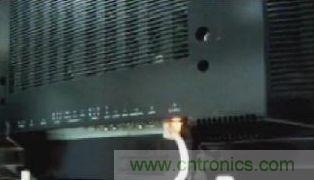 中線和地線互相接錯，產生打火的情況