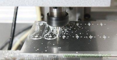 DIY：自製無線控製機器人