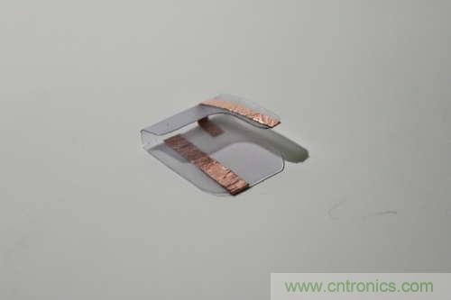 LED多點觸控手套DIY：製作紐扣電池支架