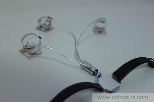 LED多點觸控手套DIY：把各部分焊接起來，測試