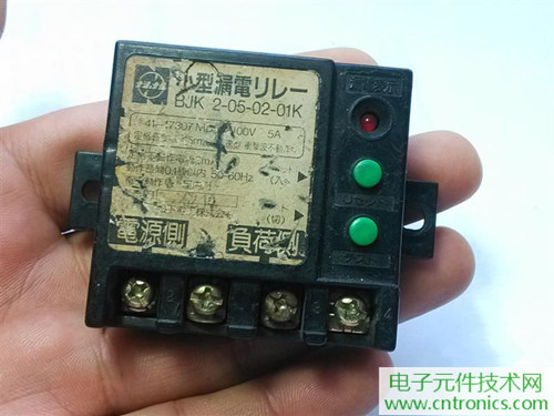 漏電保護器拆解：結構有差異，做工不錯