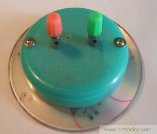 DIY：手工打造智能無線供電台燈