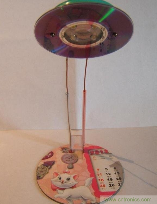 DIY：手工打造智能無線供電台燈