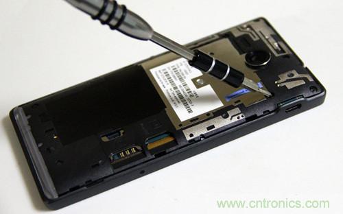 拆解4G新機索尼M35t：用料十足，易於維修