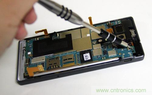 拆解4G新機索尼M35t：用料十足，易於維修