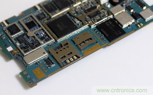 拆解4G新機索尼M35t：用料十足，易於維修