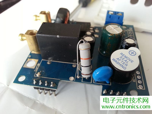 一款觸控開關拆解，做工不錯