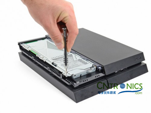 遊戲機內部的秘密：逆天級拆解索尼 PALY STATION 4!