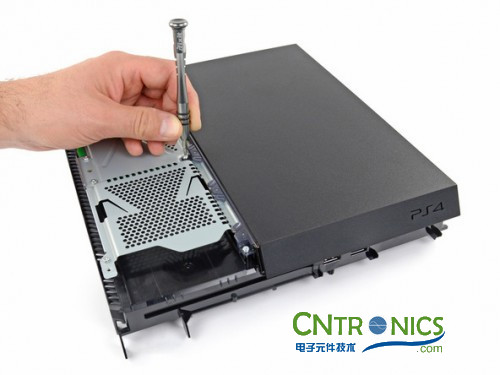 遊戲機內部的秘密：逆天級拆解索尼 PALY STATION 4!
