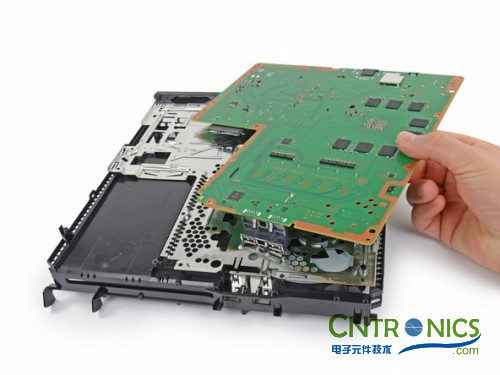 遊戲機內部的秘密：逆天級拆解索尼 PALY STATION 4!