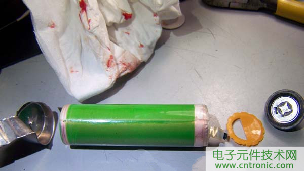 筆記本電池拆解，探秘電池內部結構