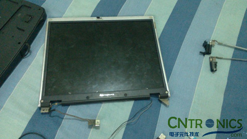 創意DIY：將筆記本大卸八塊做成台式機！