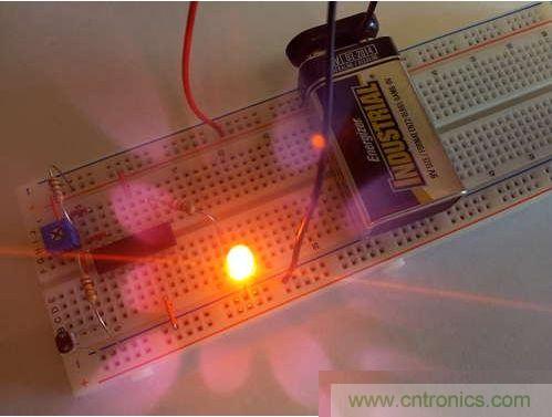 DIY：教你10分鍾自製光線探測器 