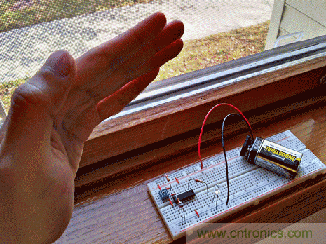 DIY：教你10分鍾自製光線探測器 