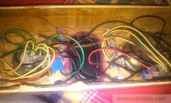 組裝，調試，安裝吸音棉