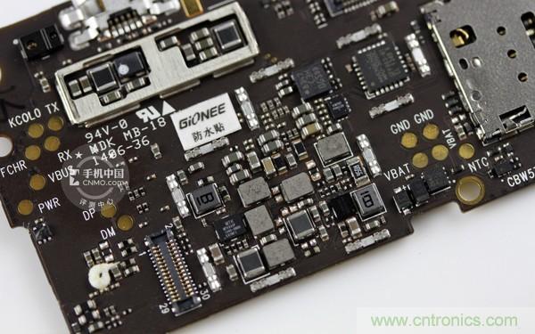 屏蔽罩並沒有焊死