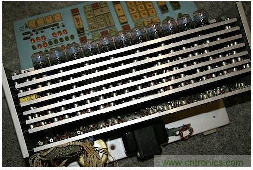 經典懷舊拆解！曆史彌留的可編程科學計算器 from 1966