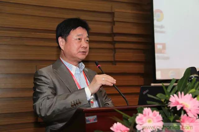 圖4:劉傑博士分享服務創客的方案和供應鏈平台以及即將啟動的深圳創客周重點項目-我愛方案網承辦的創業之星創客大賽