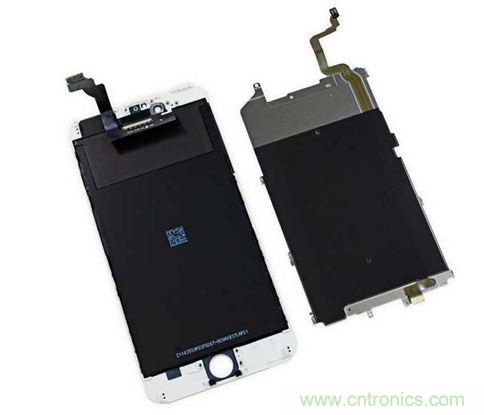 iPhone 6 Plus搭載的高清LED屏幕尺寸為5.5英寸，像素密度為401ppi，並采用了IPS（平麵轉換）技術。（來源：iFixit）
