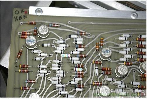 拆解也懷舊，讓人驚歎的古董級可編程科學計算器 from 1966