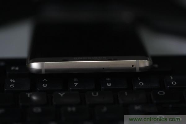 三星S6 Edge+拆解：比S6 Edge加在哪裏？