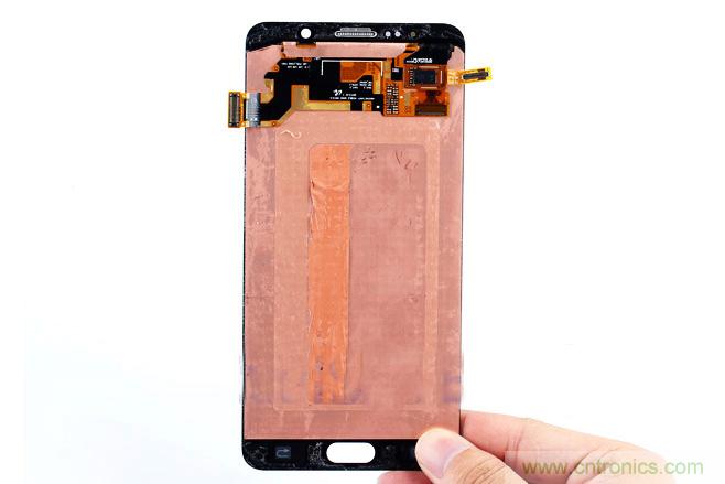 Galaxy Note5拆解，與S係列差距日漸模糊
