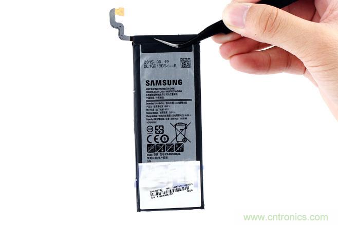 Galaxy Note5拆解，與S係列差距日漸模糊