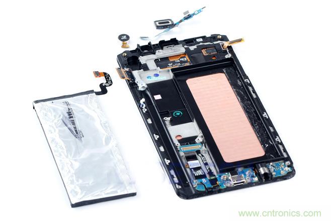 Galaxy Note5拆解，與S係列差距日漸模糊