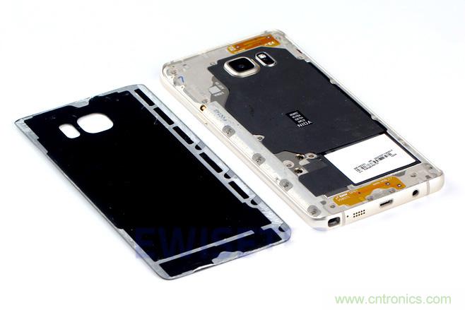 Galaxy Note5拆解，與S係列差距日漸模糊