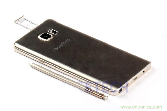 Galaxy Note5拆解，與S係列差距日漸模糊
