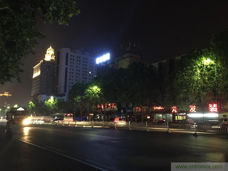 無邊框的 nubia Z9 ，一款既有驚喜，又有驚豔的智能手機