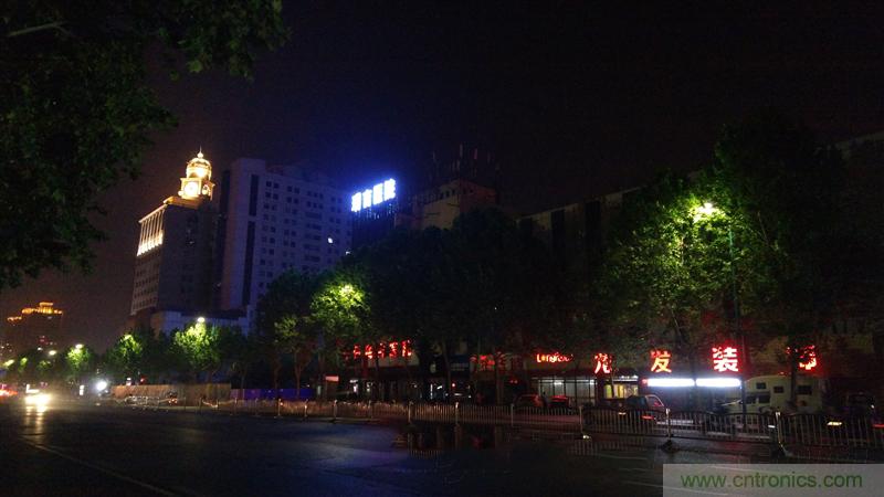 無邊框的 nubia Z9 ，一款既有驚喜，又有驚豔的智能手機