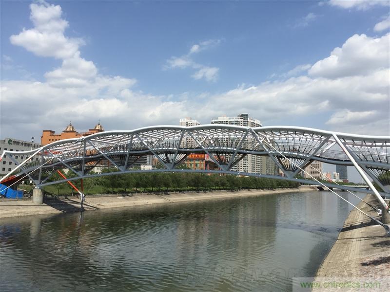 無邊框的 nubia Z9 ，一款既有驚喜，又有驚豔的智能手機