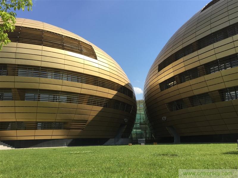 無邊框的 nubia Z9 ，一款既有驚喜，又有驚豔的智能手機