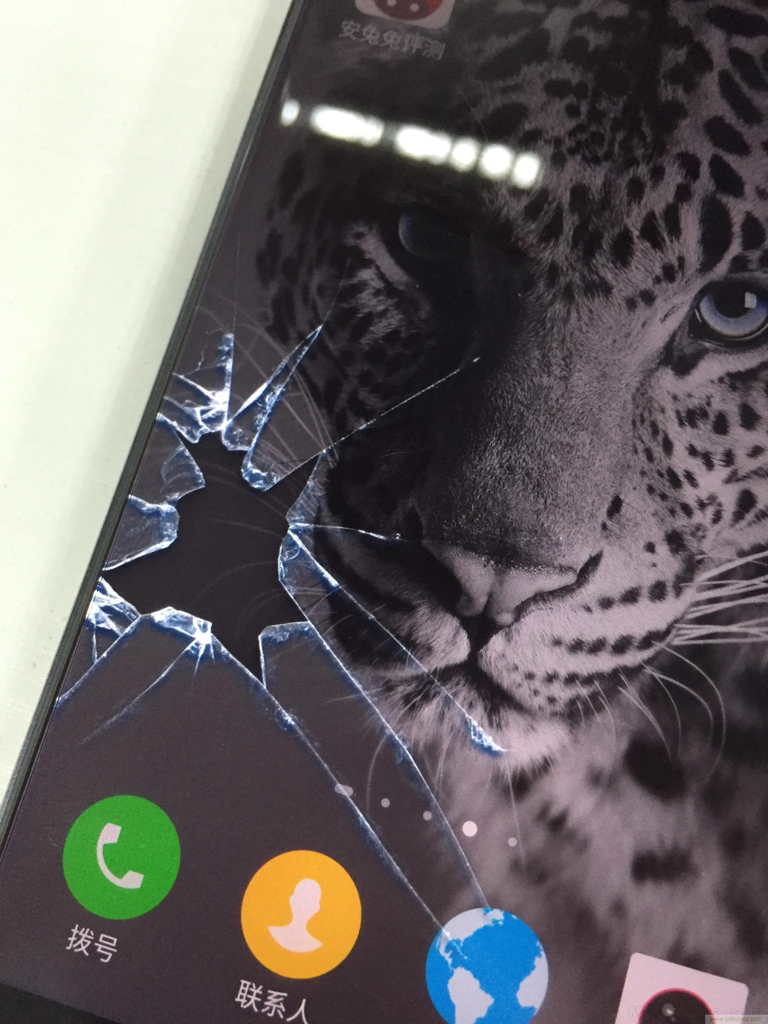 無邊框的 nubia Z9 ，一款既有驚喜，又有驚豔的智能手機