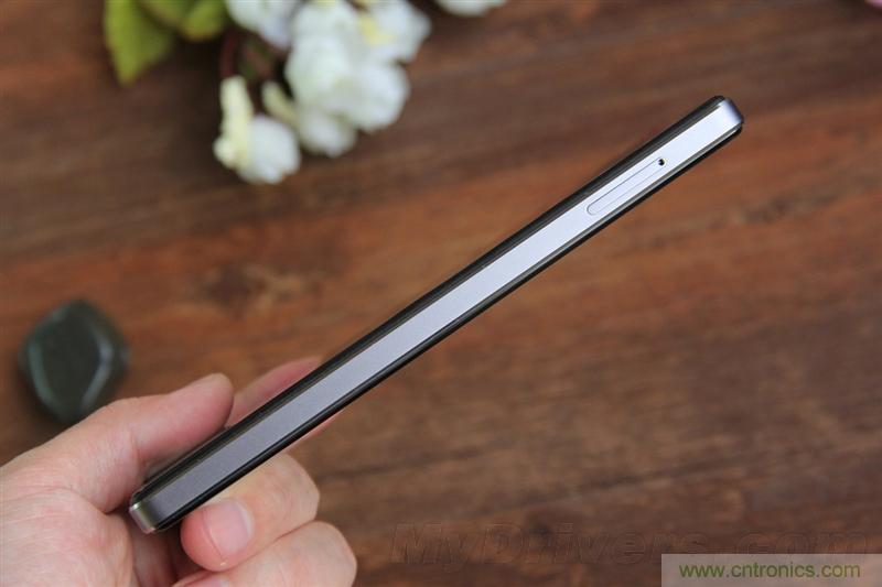 無邊框的 nubia Z9 ，一款既有驚喜，又有驚豔的智能手機