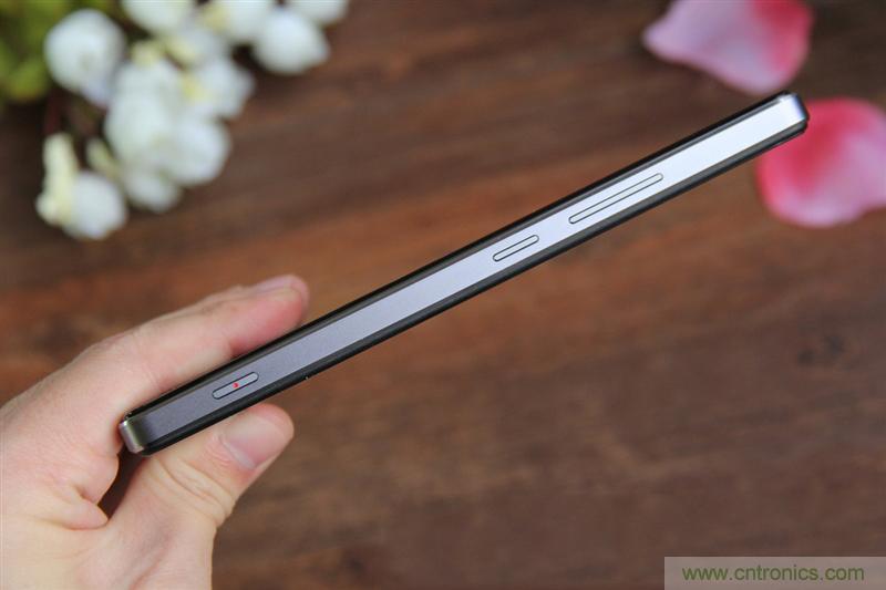 無邊框的 nubia Z9 ，一款既有驚喜，又有驚豔的智能手機