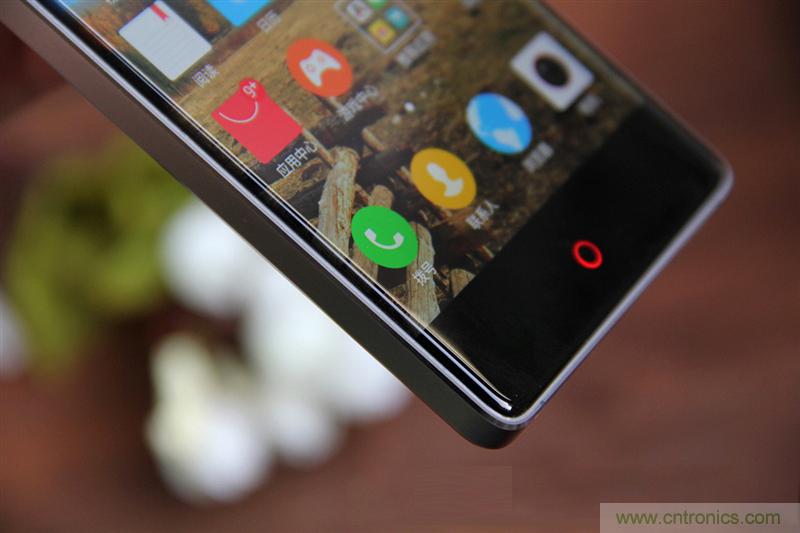無邊框的 nubia Z9 ，一款既有驚喜，又有驚豔的智能手機