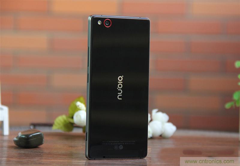 無邊框的 nubia Z9 ，一款既有驚喜，又有驚豔的智能手機