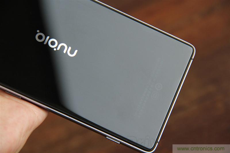 無邊框的 nubia Z9 ，一款既有驚喜，又有驚豔的智能手機