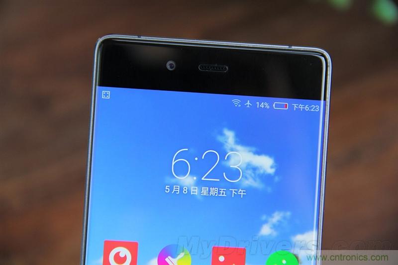 無邊框的 nubia Z9 ，一款既有驚喜，又有驚豔的智能手機