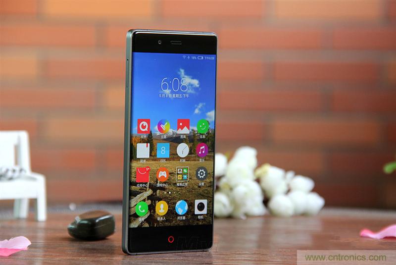無邊框的 nubia Z9 ，一款既有驚喜，又有驚豔的智能手機