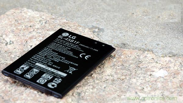 業界良心 LG V10 評測:剛毅、冷峻，不失人性化