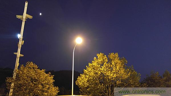 業界良心 LG V10 評測:剛毅、冷峻，不失人性化