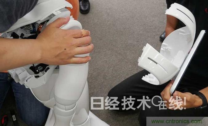 拆解筆記本不過癮，那就來拆拆日本情感機器人吧！