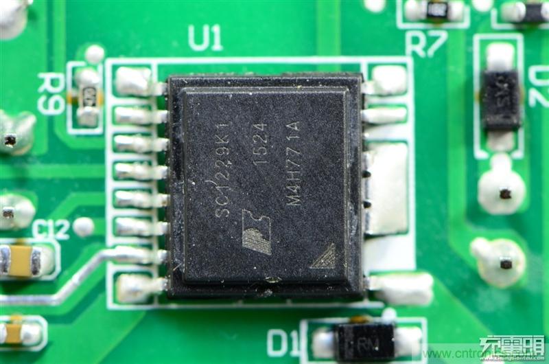 航嘉智能插線板拆解評測：看老牌機電如何&rdquo;秒殺&ldquo;後起之秀