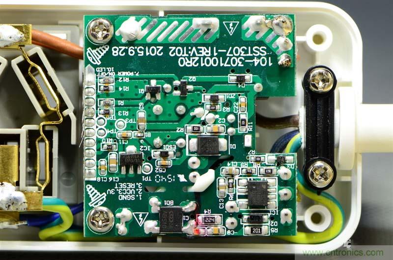 航嘉智能插線板拆解評測：看老牌機電如何&rdquo;秒殺&ldquo;後起之秀