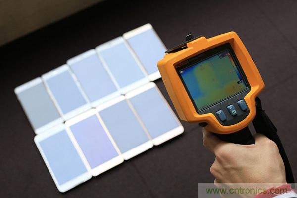 2015年9款千元智能手機橫評：誰才是紅海霸主？