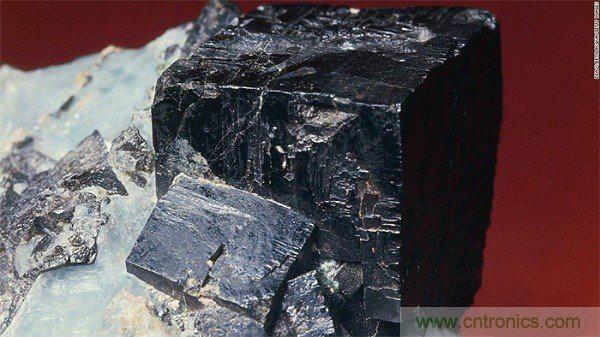 此光伏電池腦洞大開，黑科技逆襲成黑馬